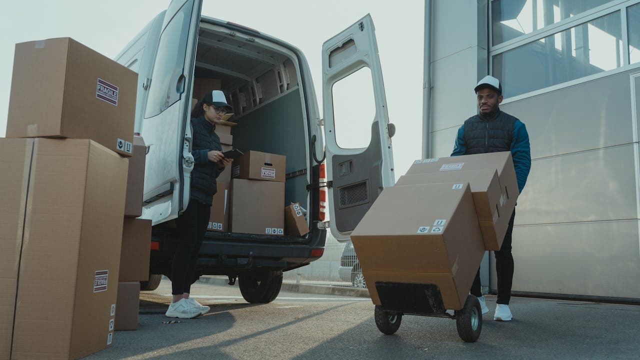 Contrôle routier d'un camion lourd sur une route du Québec